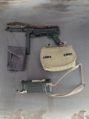 Baldric MP40, Bread bag, Gas mask canister, scarf
