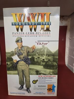 Dragon WW2 German Panzer Officer Viktor