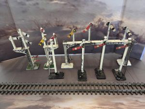 HO/OO Triang/Hornby Signals